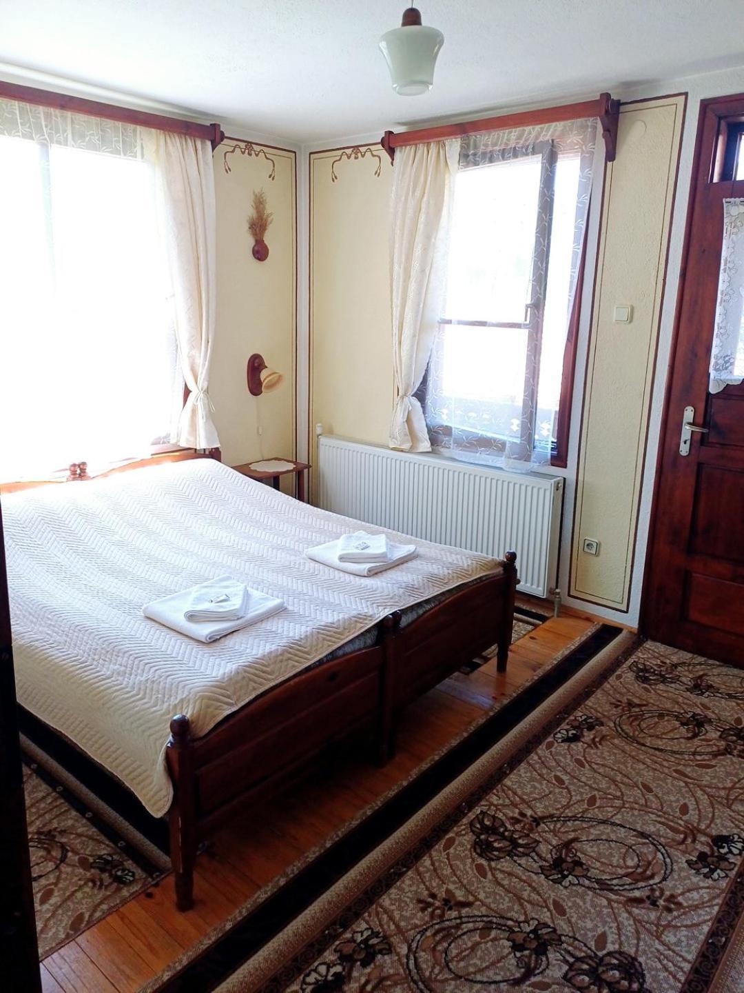 Guest Rooms Dona Koprivshtitsa Exterior photo
